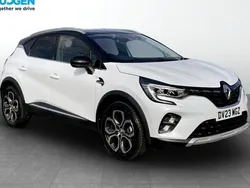 White/black Used 2023 Renault Captur Techno SUV | £15,201 (Fair price)