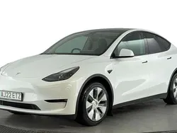 White Used 2022 Tesla Model Y Long Range SUV | £23,720 (Good price)
