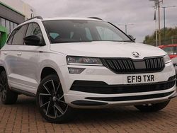 Moon white metallic Used 2019 Skoda Karoq SUV | £19,595 (A bit pricey)