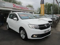 White Used 2017 Dacia Sandero Lauréate Hatchback | £6,495 (Fair price)