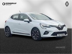 Solid glacier white Used 2022 Renault Clio V SE Hatchback | £12,444 (Good price)