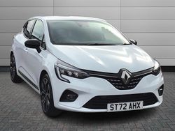 White Used 2022 Renault Clio V Hatchback | £15,495 (Fair price)