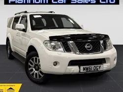 White Used 2012 Nissan Pathfinder Tekna SUV | £9,995