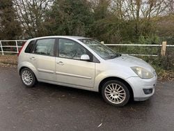 Silver Used 2007 Ford Fiesta Ghia Hatchback | £795 (Fair price)