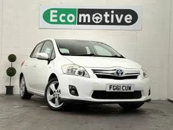 White Used 2011 Toyota Auris Hybrid Hatchback | £5,695 (Fair price)
