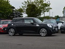 Midnight black Used 2018 Mini Cooper S Chili Hatchback | £11,975 (Good price)