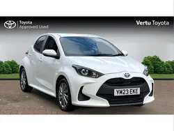 White Used 2023 Toyota Yaris Hybrid Hatchback | £17,306 (Fair price)
