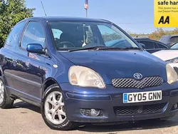 Blue Used 2005 Toyota Yaris Hatchback | £1,995 (Fair price)