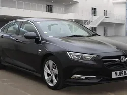 Black Used 2019 Vauxhall Insignia SRi Hatchback | £6,495 (Fair price)