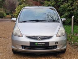 Silver Used 2005 Honda Jazz SE Hatchback | £999 (Super price)