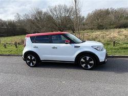 White Used 2015 Kia Soul SUV | £5,495 (A bit pricey)