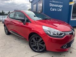 Red Used 2016 Renault Clio IV Dynamique Hatchback | £6,295 (Fair price)