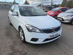 White Used 2011 Kia Ceed 2 Hatchback | £2,199 (Fair price)