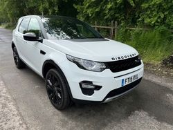 White Used 2015 Land Rover Discovery Sport HSE SUV | £9,990 (Fair price)