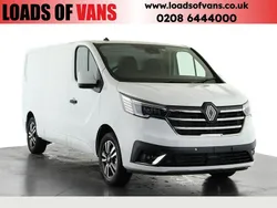 Solid glacier white New 2025 Renault Trafic Van | £26,990
