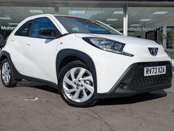 White Used 2023 Toyota Aygo X PURE SUV | £15,299