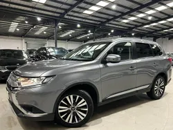 Grey Used 2019 Mitsubishi Outlander SUV | £14,330 (Good price)