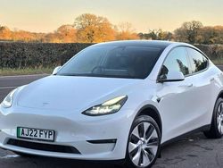 White Used 2022 Tesla Model Y Long Range AWD SUV | £19,995 (Fair price)