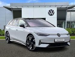 White Used 2025 VW ID.7 GTX Estate | £44,950 (Fair price)