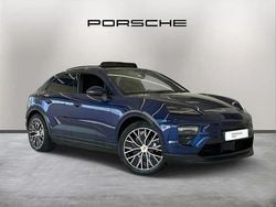 Blue Used 2024 Porsche Macan SUV | £72,995 (Fair price)