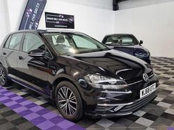 Black Used 2018 VW Golf VII SE Hatchback | £13,499 (Fair price)