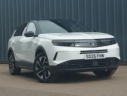 Brilliant paint arctic white New 2025 Vauxhall Grandland X Ultimate SUV | £31,998 (Fair price)
