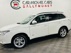 White Used 2014 Mitsubishi Outlander SUV | £5,990 (Good price)