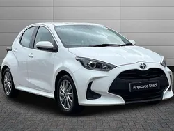 Pure white Used 2023 Toyota Yaris Hybrid Hatchback | £16,995 (Fair price)
