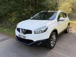 White Used 2013 Nissan Qashqai Tekna SUV | £5,995 (A bit pricey)
