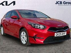 Red Used 2025 Kia Ceed Hatchback | £16,995 (Good price)