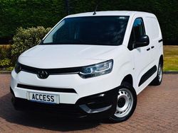 White Used 2022 Toyota Proace Active MPV | £8,495 (Fair price)
