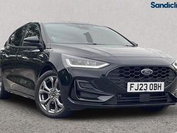 Agate black (premium colour) Used 2023 Ford Focus ST-Line Hatchback | £15,667 (Fair price)