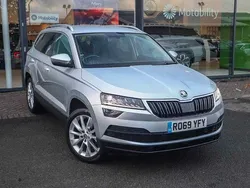 Brilliant silver metallic Used 2019 Skoda Karoq SE L SUV | £15,196 (Fair price)