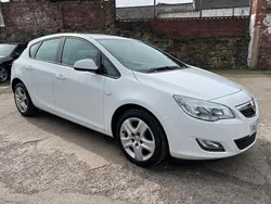 White Used 2011 Vauxhall Astra Hatchback | £2,295 (Fair price)