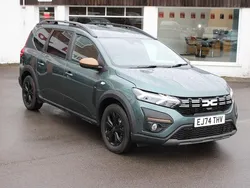Green New 2024 Dacia Jogger Extreme MPV | £22,830 (A bit pricey)