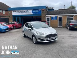 Silver Used 2016 Ford Fiesta Zetec Hatchback | £6,675 (Fair price)