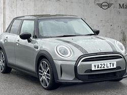 Moonwalk grey Used 2022 Mini Cooper Exclusive Hatchback | £17,991 (Fair price)