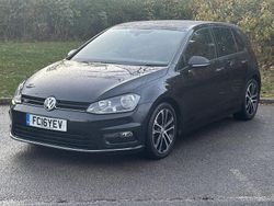 Black Used 2016 VW Golf VII R-line Hatchback | £13,300 (Fair price)