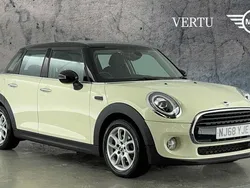 White Used 2018 Mini Cooper Hatch Hatchback | £11,353 (Fair price)