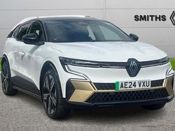 White Used 2024 Renault Megane E-Tech Iconic Hatchback | £20,490 (Fair price)