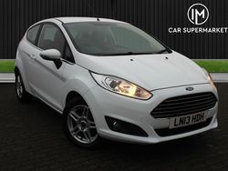White Used 2013 Ford Fiesta Zetec Hatchback | £3,985 (Good price)