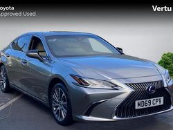 Silver Used 2020 Lexus ES300H Sedan | £23,132 (Good price)