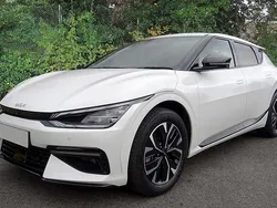 White Used 2023 Kia EV6 2 SUV | £24,995 (Fair price)