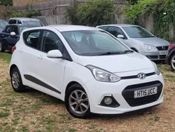 White Used 2015 Hyundai i10 Premium Hatchback | £3,999 (Fair price)