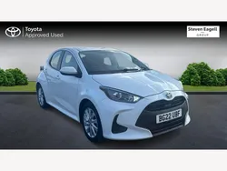 White Used 2022 Toyota Yaris Hybrid Hatchback | £15,824 (Good price)