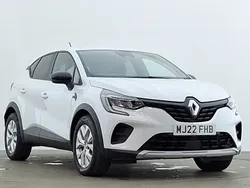 White Used 2022 Renault Captur Iconic SUV | £17,298 (Fair price)