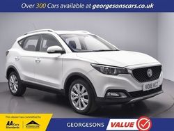White Used 2018 MG ZS Excite Sedan | £7,900 (Fair price)