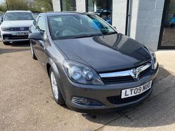 Grey Used 2009 Vauxhall Astra Design Edition Hatchback | £2,995 (Fair price)