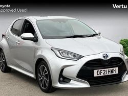 Silver Used 2021 Toyota Yaris Hybrid Design Hatchback | £15,582 (Fair price)