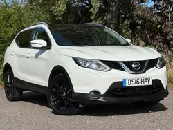 White Used 2016 Nissan Qashqai Tekna SUV | £12,480 (Fair price)